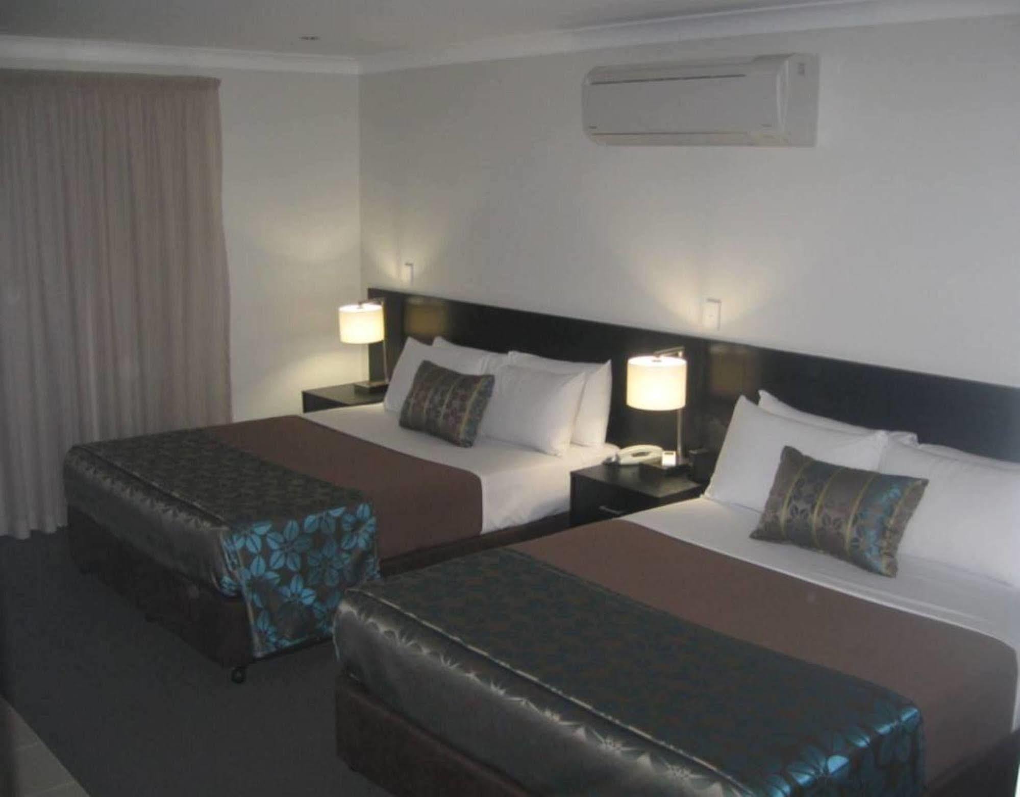 Royal Motel Miles Екстер'єр фото