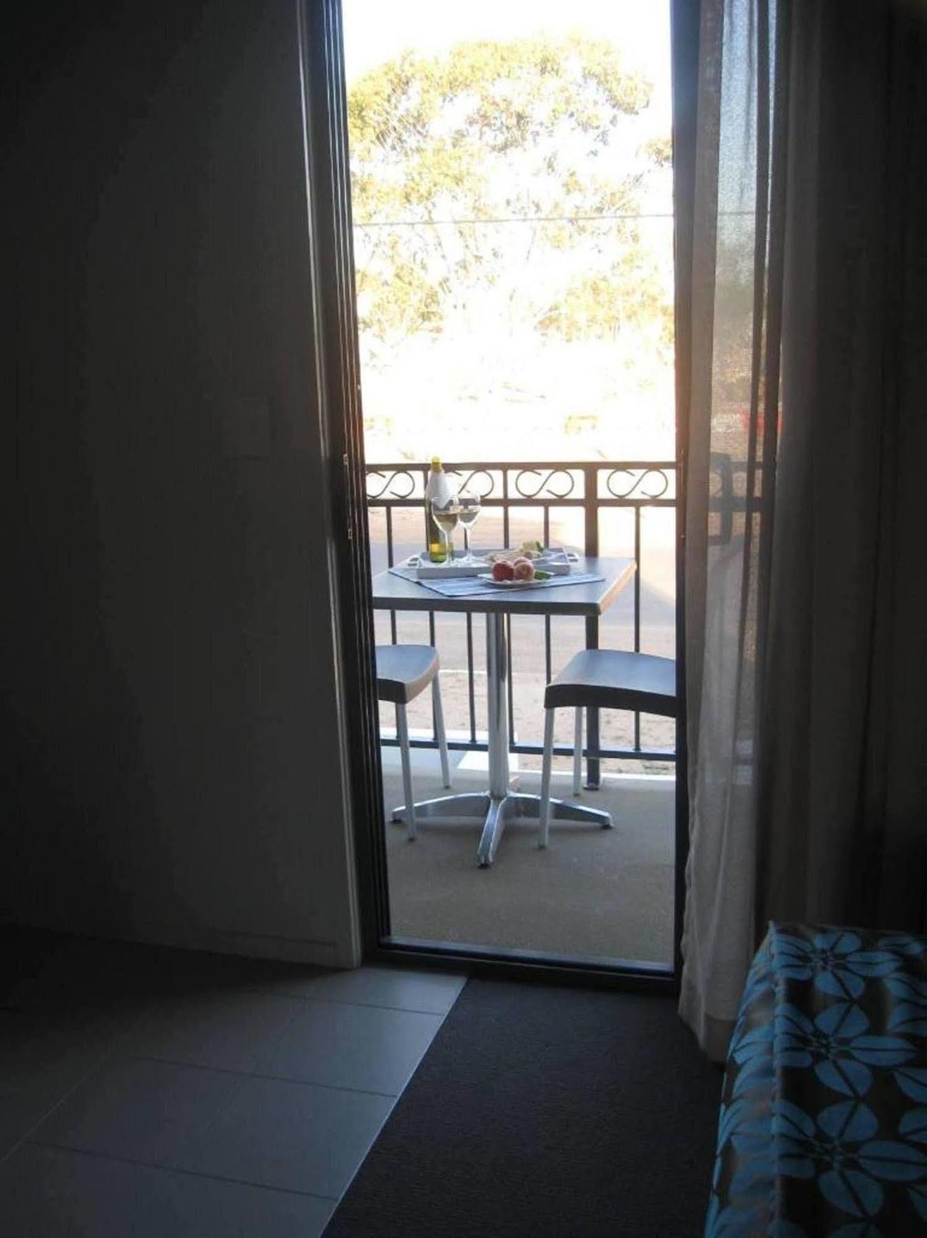 Royal Motel Miles Екстер'єр фото